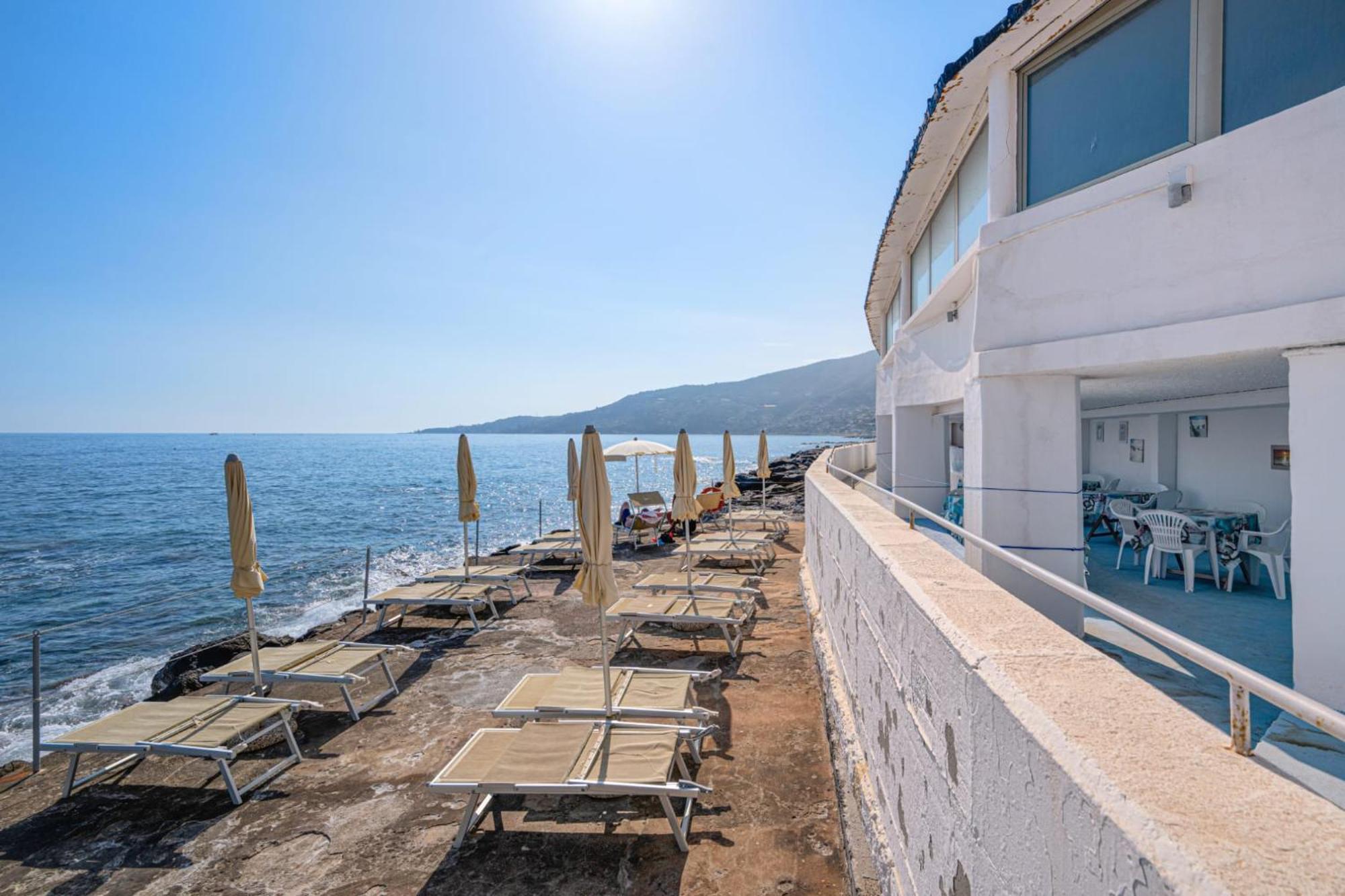 Hotel La Perla Del Capo Ospedaletti Extérieur photo